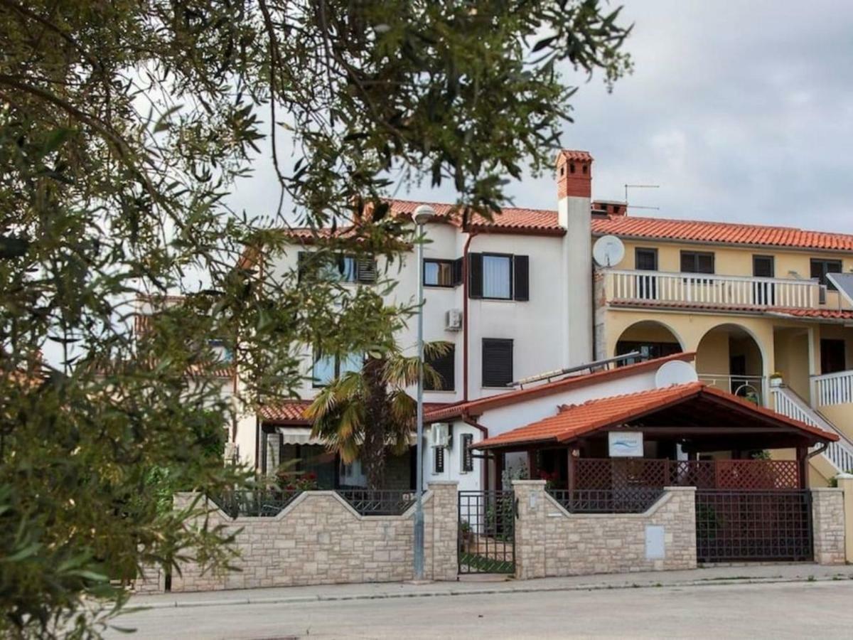 Apartments Grozdanic Fažana Eksteriør bilde